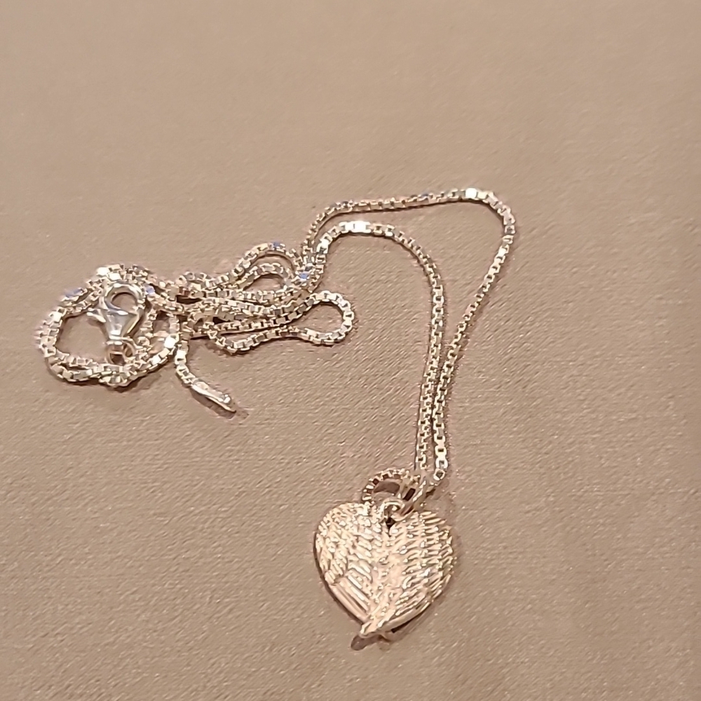 Wings heart sterling silver necklace - Picture 4 of 4
